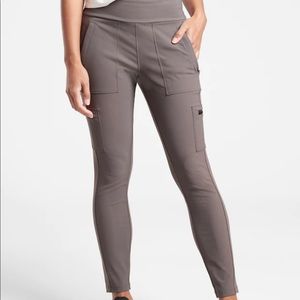 New Athleta Headlands Highland Cargo Tight sz 8